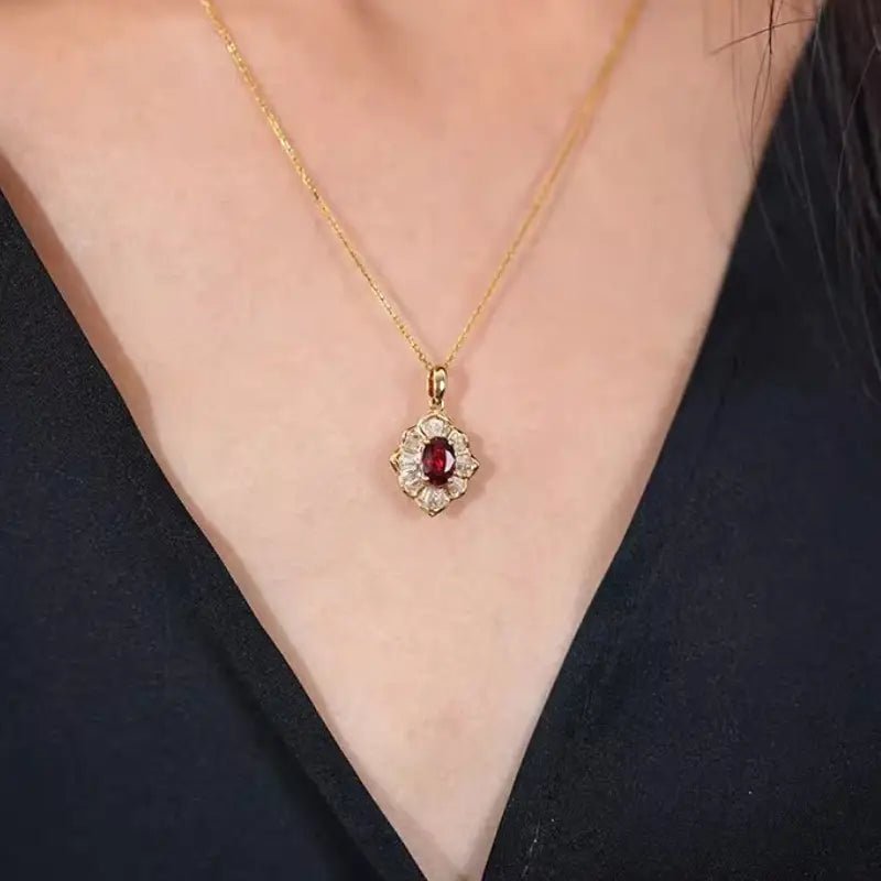 Kavella Solcrimson Necklace | Gold - Mijn winkel